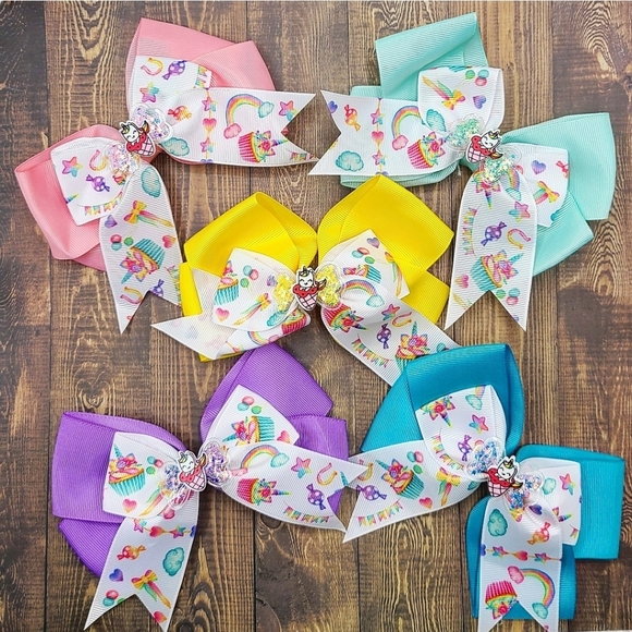Other - 💕3/$15💕 Unicorn Cupcake and Glitter Hair Bow